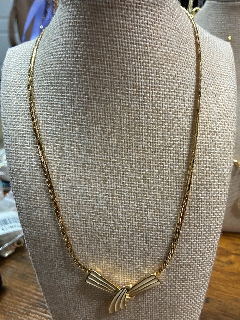 Vintage Trifari Gold Bow Pendant Necklace - Women Jewelry
